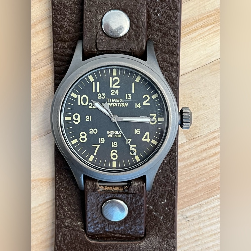 Timex Expedition Men’s Watch Rare Leather Cuff Strap Gray Dial Date New Crystal